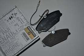 Laguna 1 Safrane Ön Balatası Takım 7701206288 410601531R